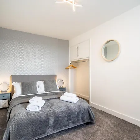 13 Vyner Street *